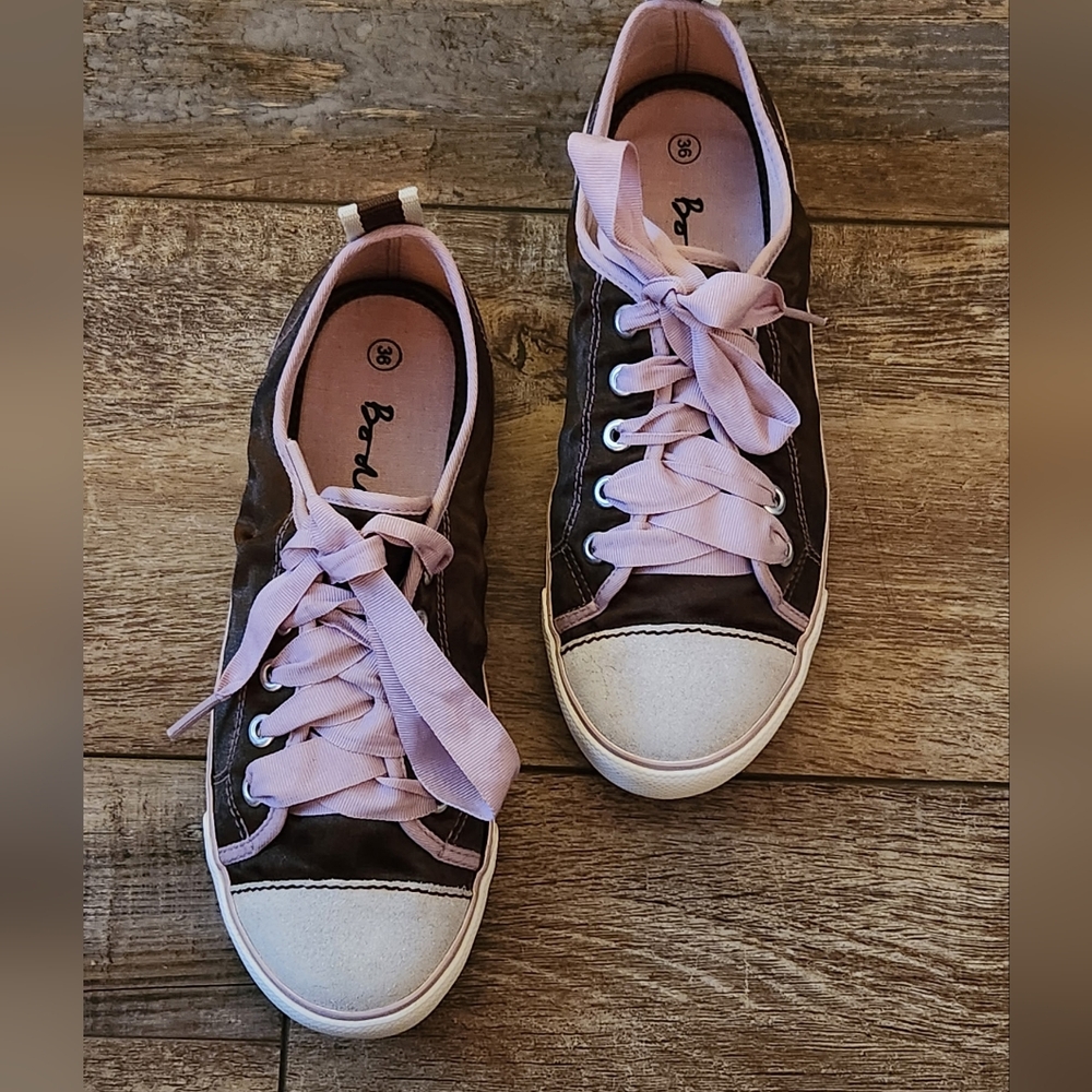 Boden Brown Pink Ribbon Lace Sneakers EU 36 US 5.5 Preppy